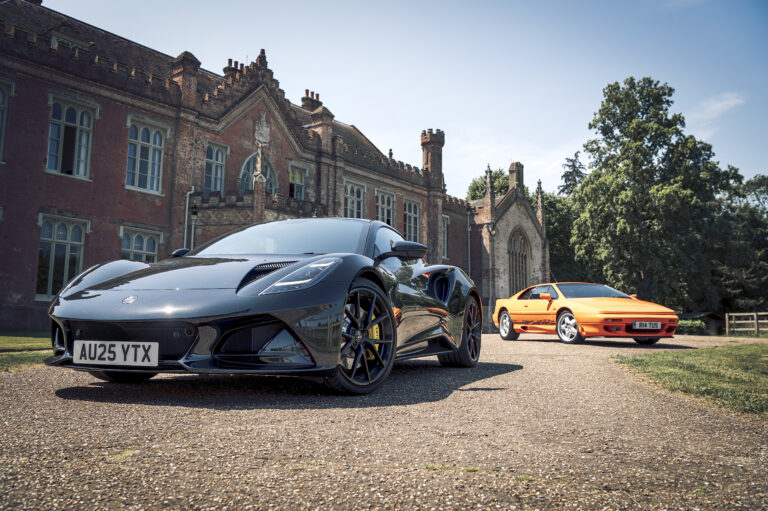 Lotus Emira Turbo SE meets Esprit GT3