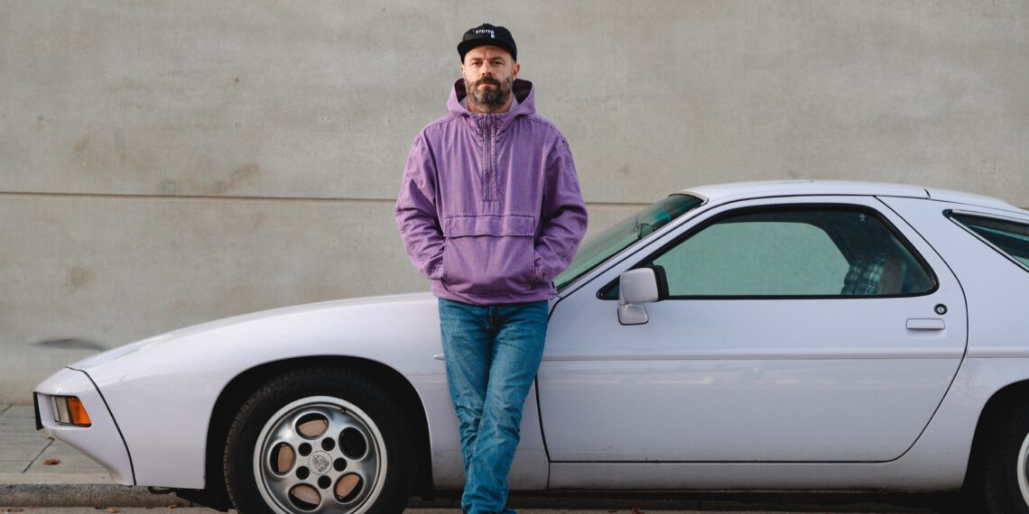 Justin Roeser – Filming a colourful Porsche story