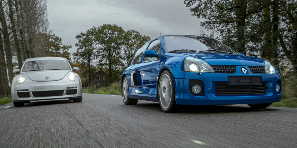 Renault Clio V6 vs Volkswagen Beetle RSi