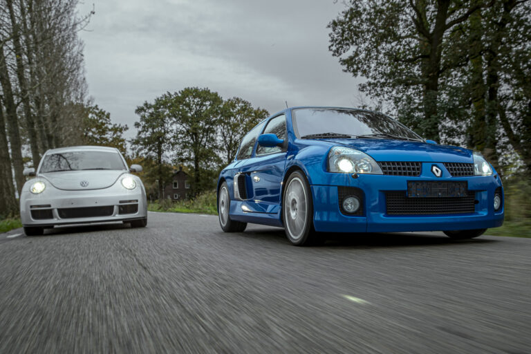 Renault Clio V6 vs Volkswagen Beetle RSi